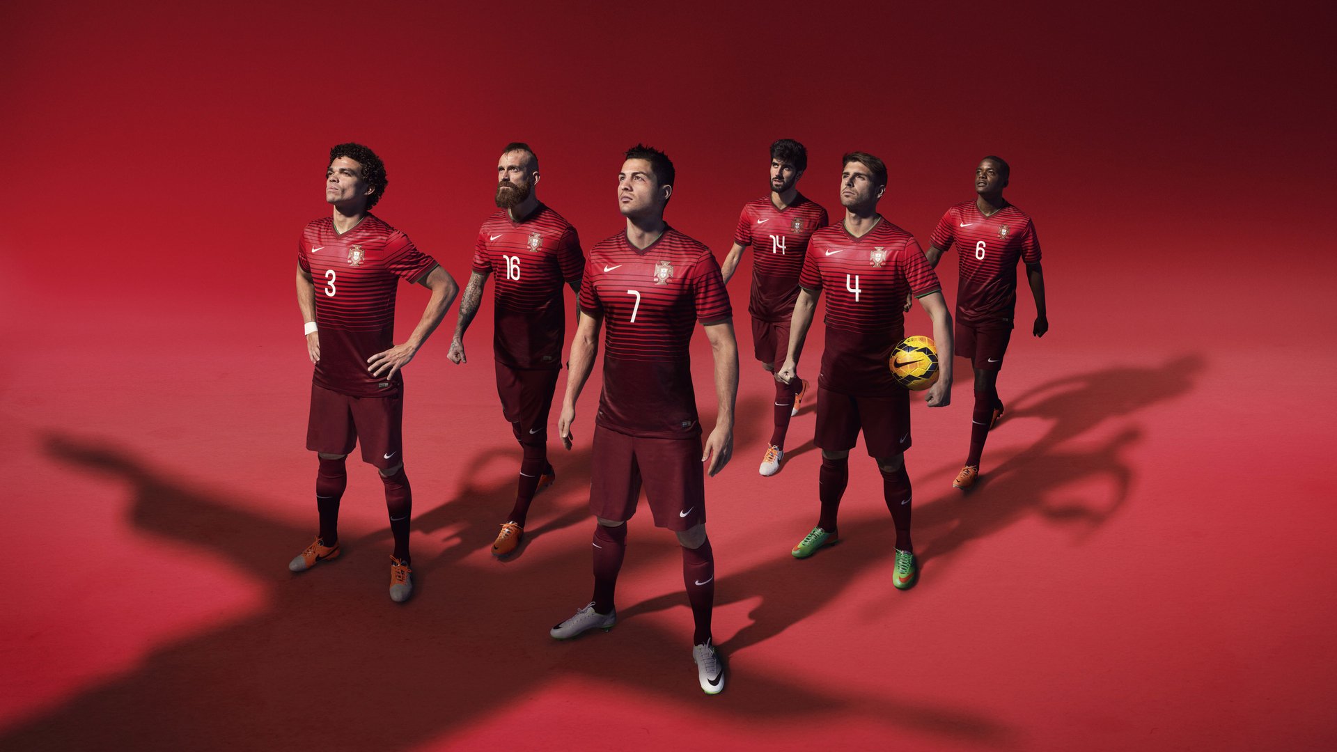 国家队缺乏针对不同风格球队的应对预案,担心球队缺乏深度