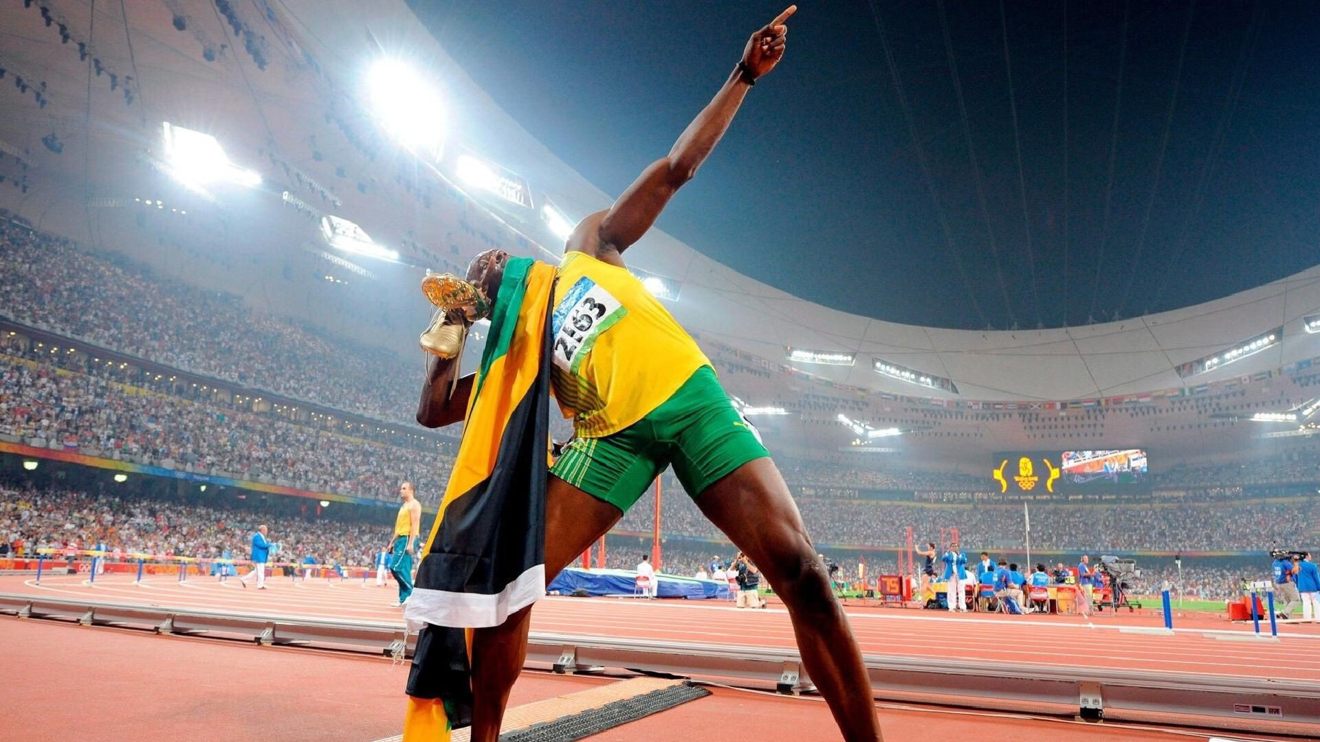 史密斯蝶泳仰泳双线强势，女子游泳史密斯